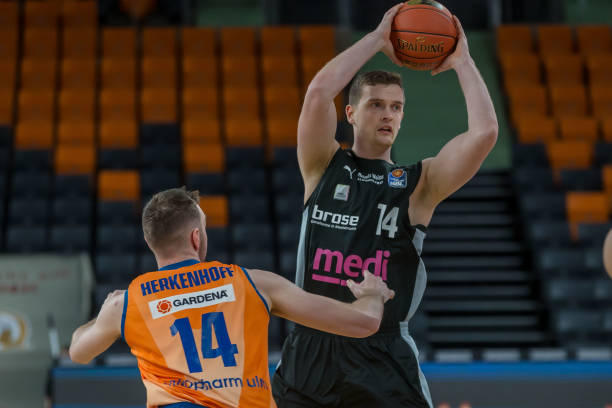 东契奇浓眉 东契奇浓眉